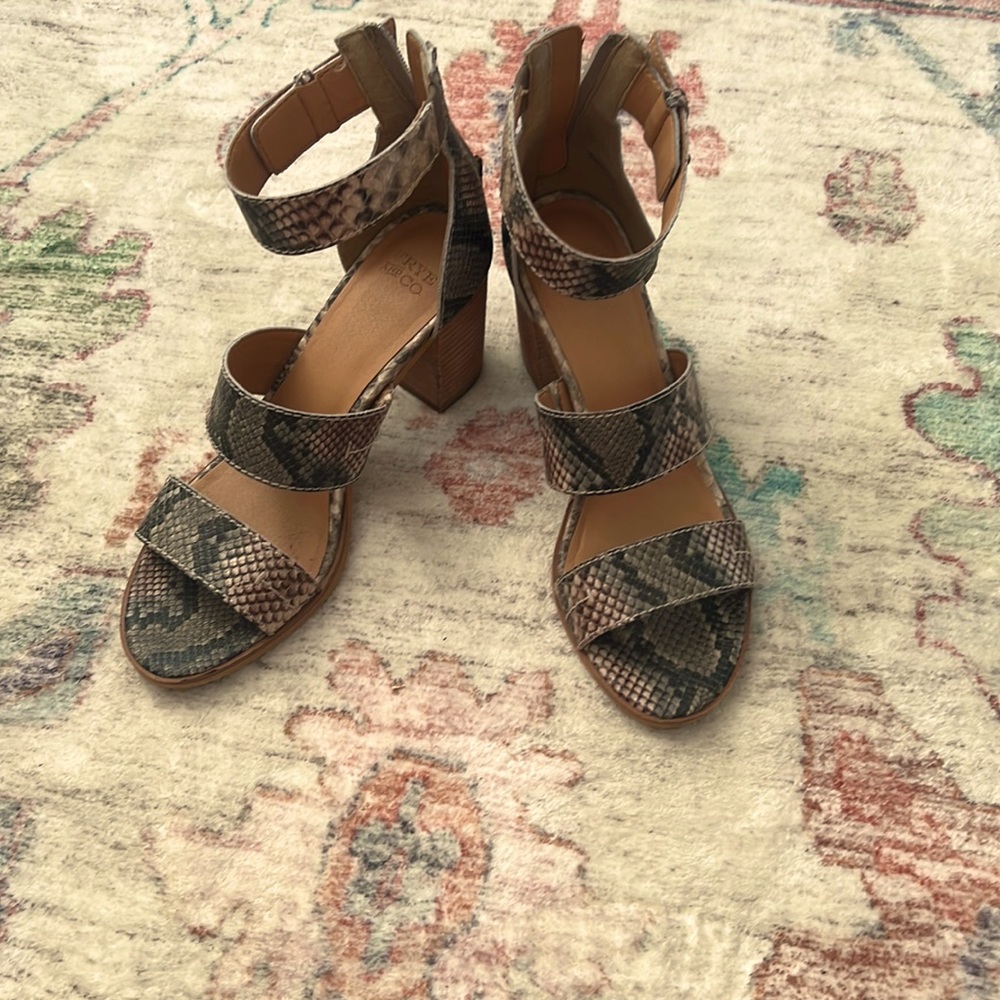 Faux Snakeskin Frye & Co strappy heels, size 8